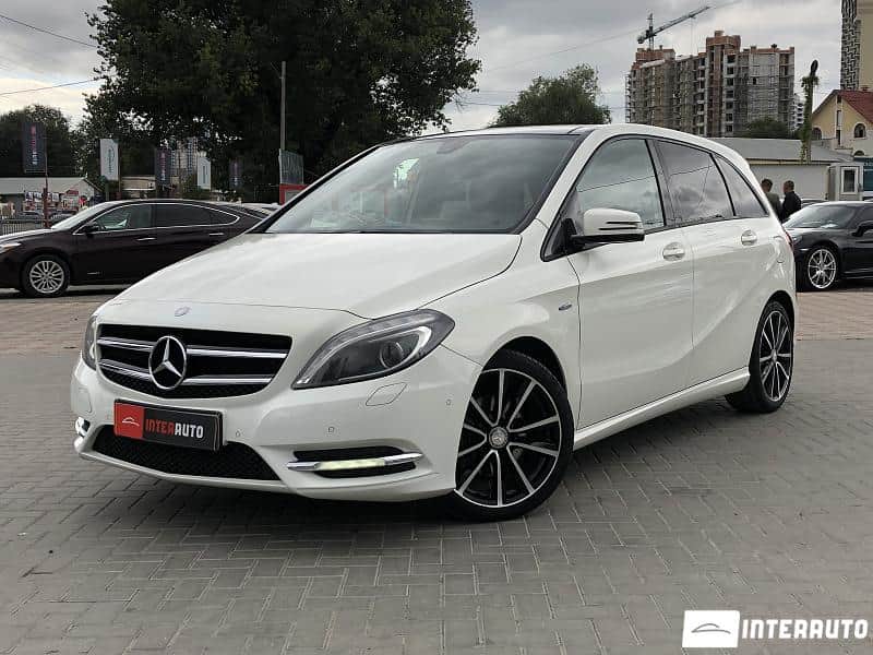 Mercedes B 180 2