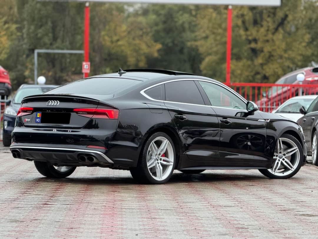Audi S5 3