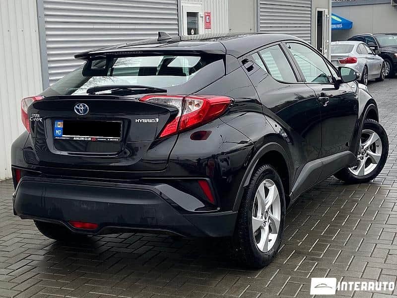 Toyota C-HR 4