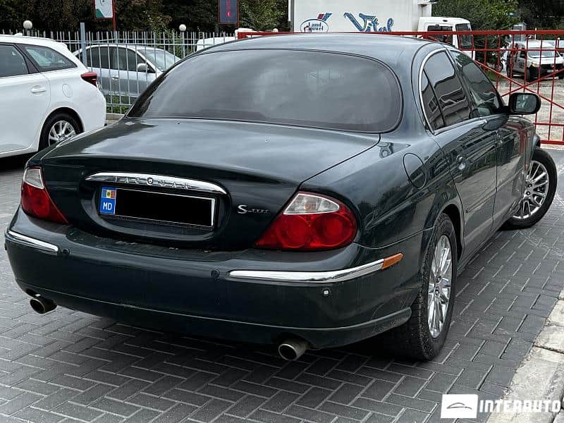 Jaguar S-Type 4