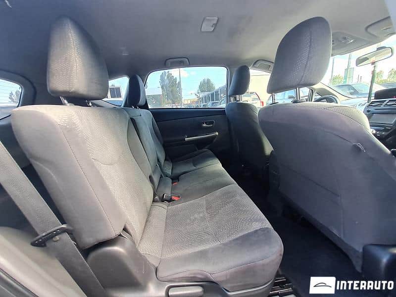Toyota Prius Plus / V 5