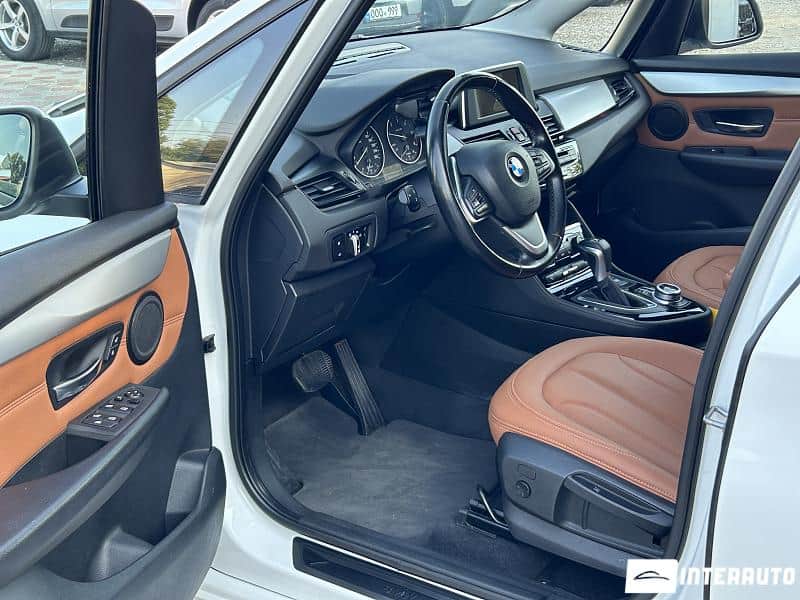 BMW 216d 5