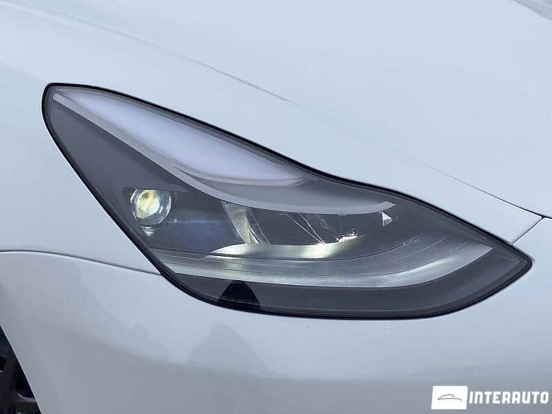 Tesla Model 3 5