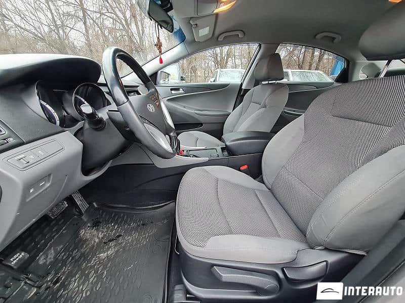 Hyundai Sonata 5