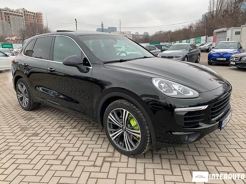 Porsche Cayenne S Hybrid 2