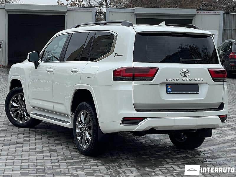 Toyota Land Cruiser 4