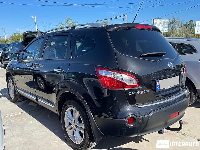 Nissan Qashqai+2 4