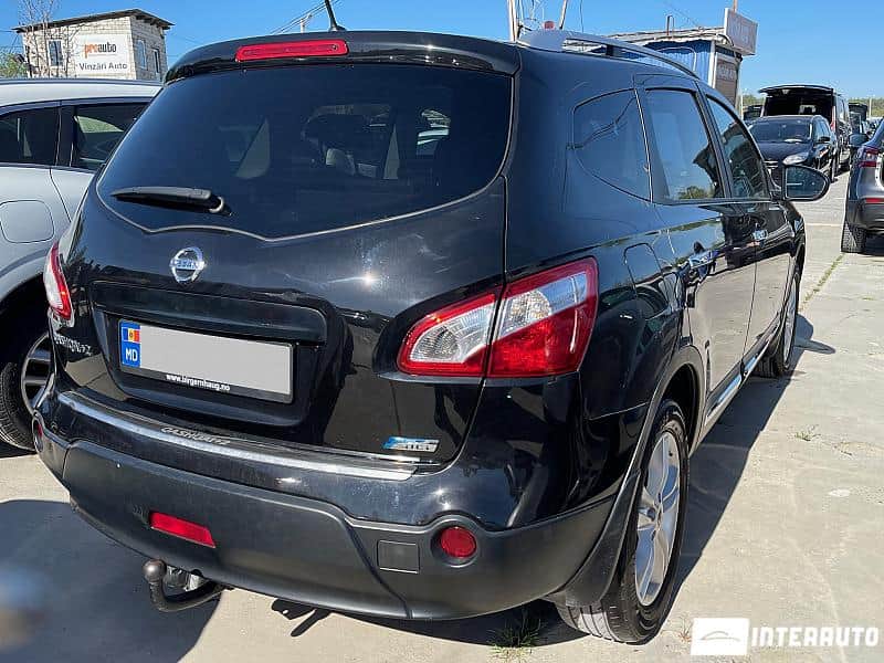 Nissan Qashqai+2 3
