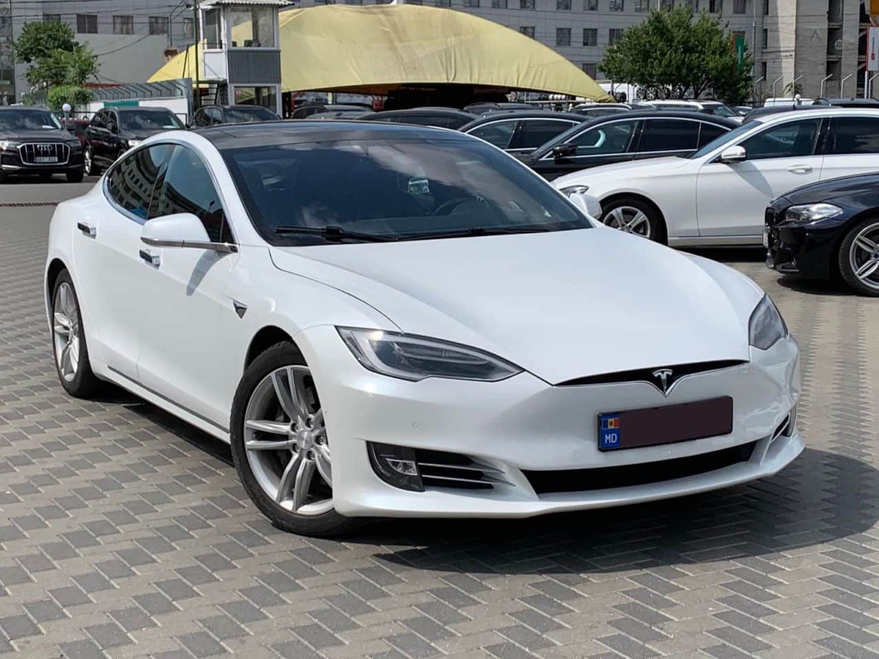 Tesla Model S 2016