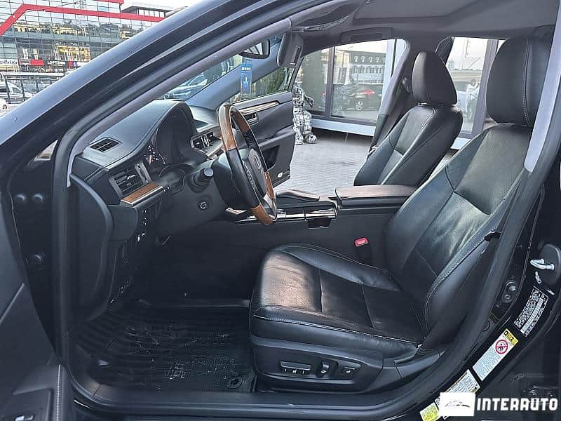 Lexus ES 300h 5