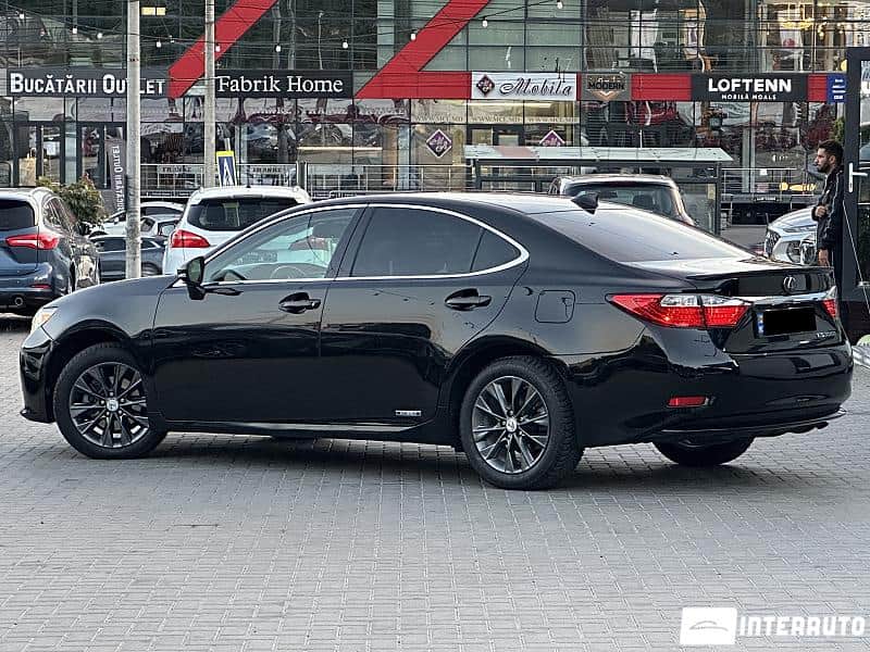 Lexus ES 300h 4