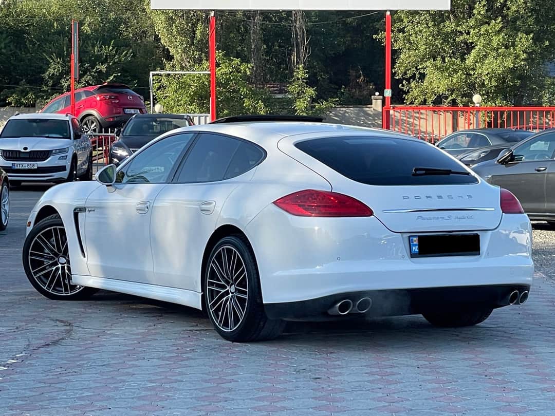 Porsche Panamera S 2