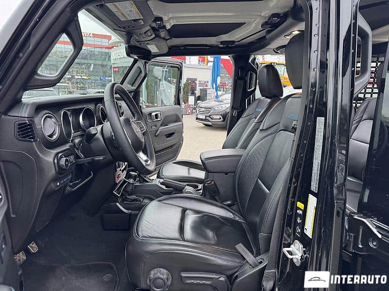 Jeep Wrangler 5