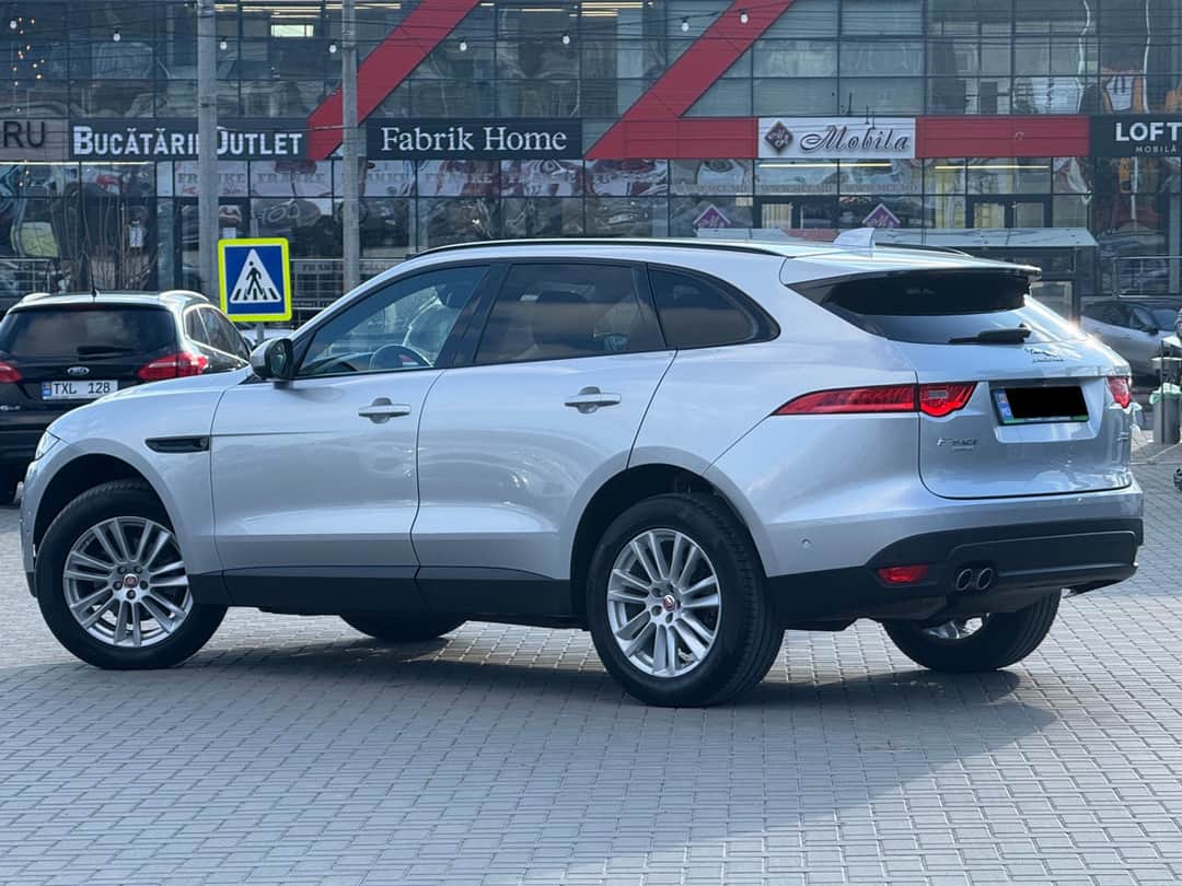 Jaguar F-Pace 5