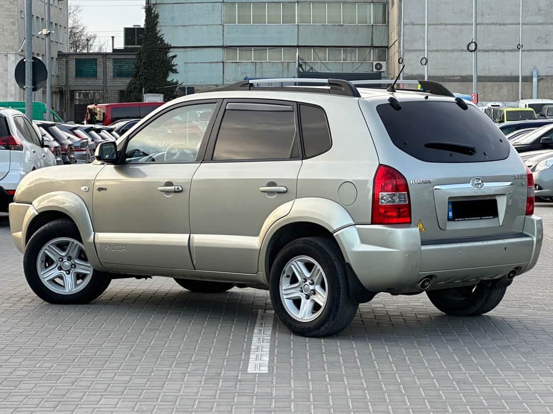 Hyundai Tucson 4