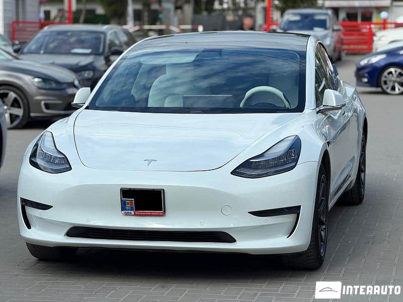 Tesla Model 3 2020
