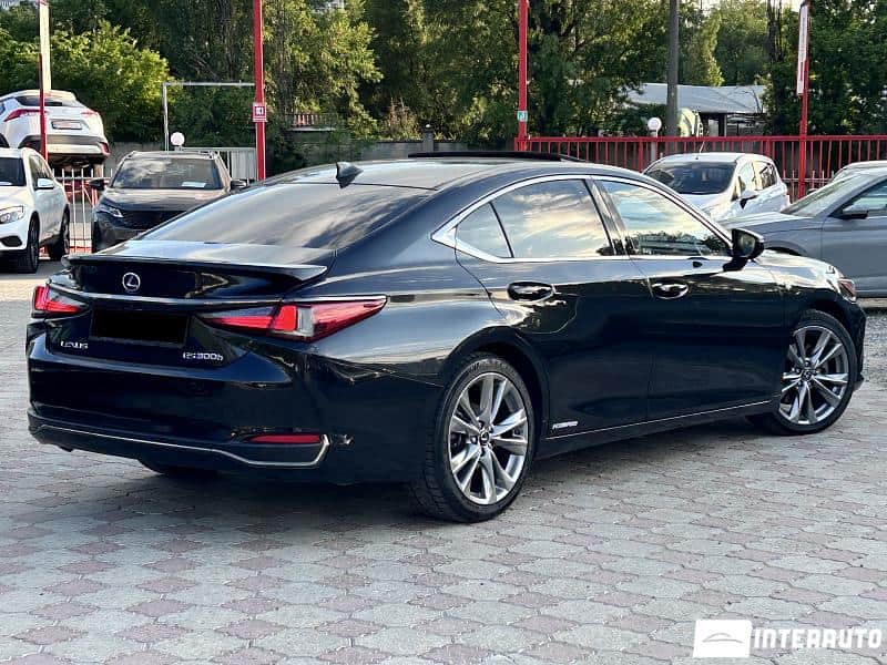 Lexus ES 300h 2