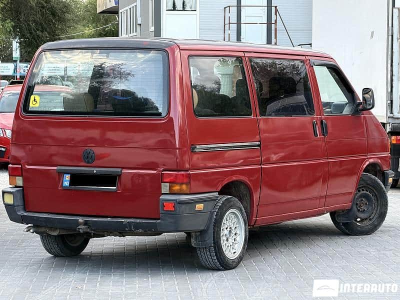 Volkswagen Caravelle 2