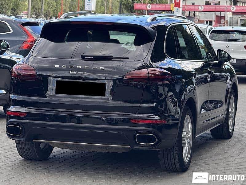 Porsche Cayenne 2