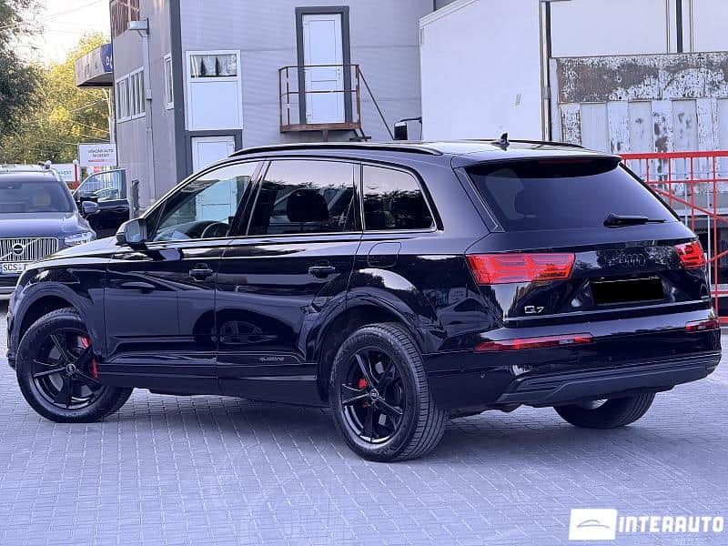 Audi Q7 E-Tron 2