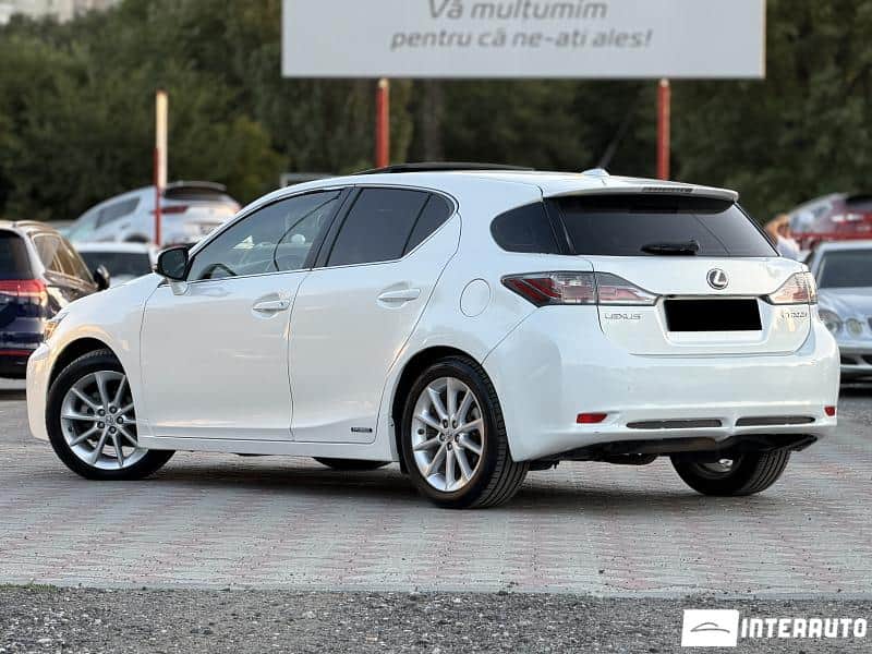 Lexus CT 200h 3