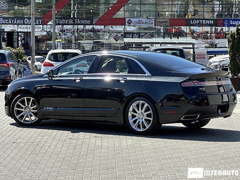 Lincoln MKZ 4