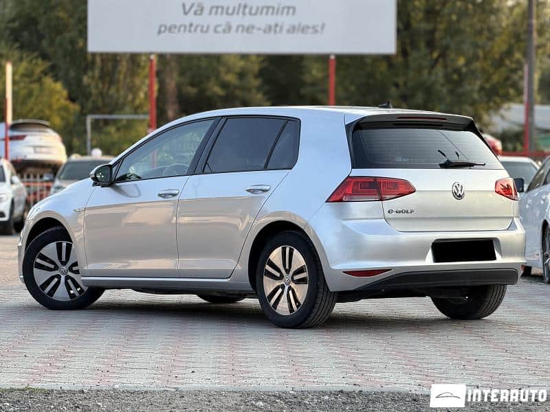 Volkswagen e-Golf 3