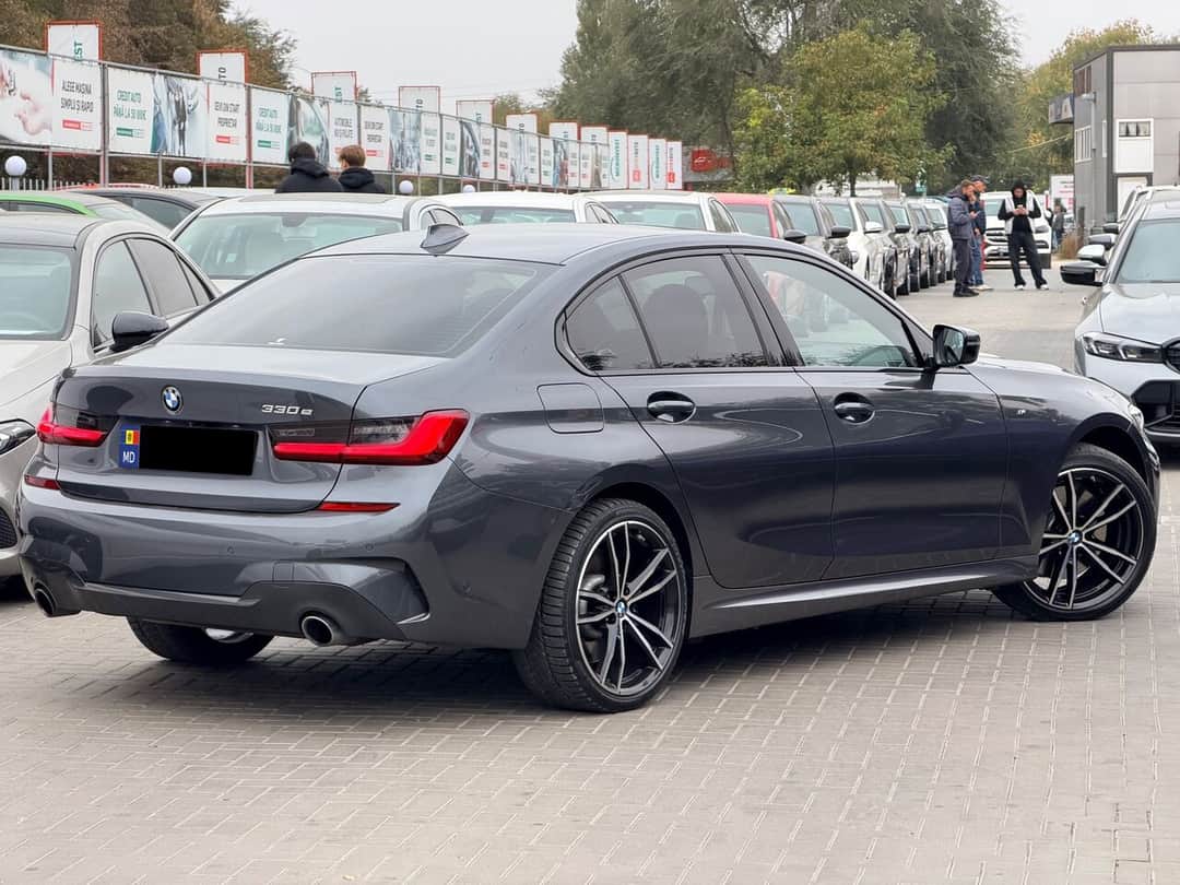 BMW 330E 3