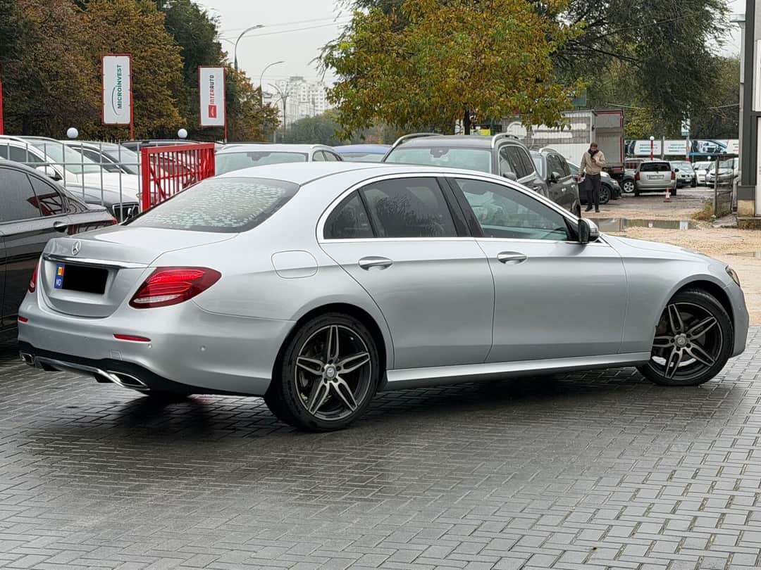 Mercedes E 220 3