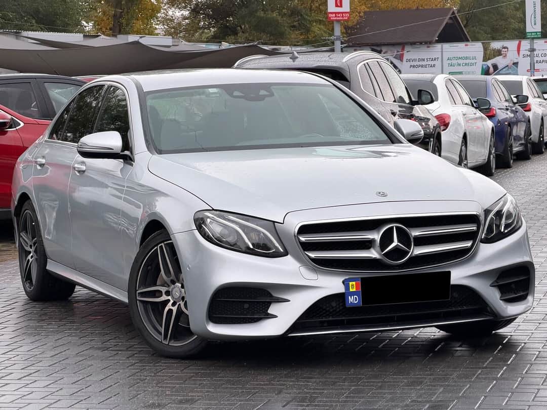 Mercedes E 220 2