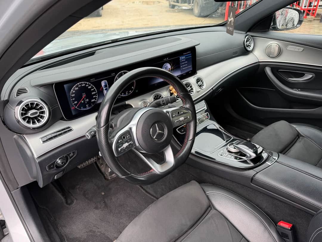 Mercedes E 220 5