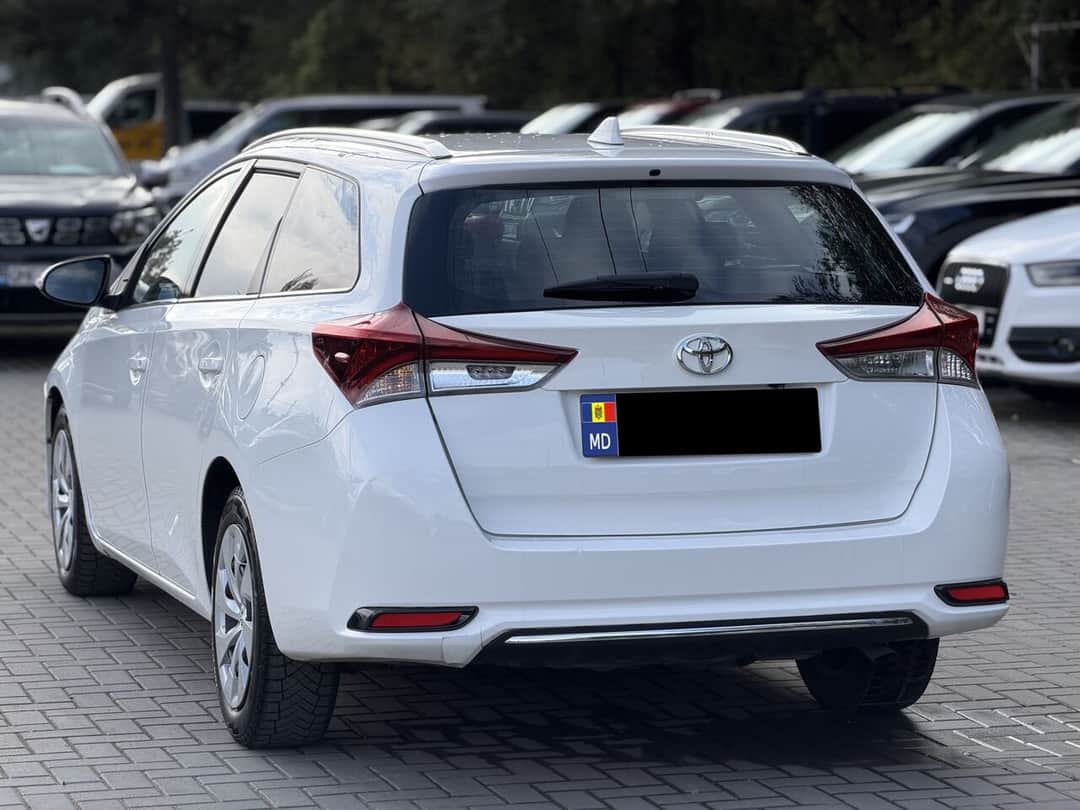 Toyota Auris 4