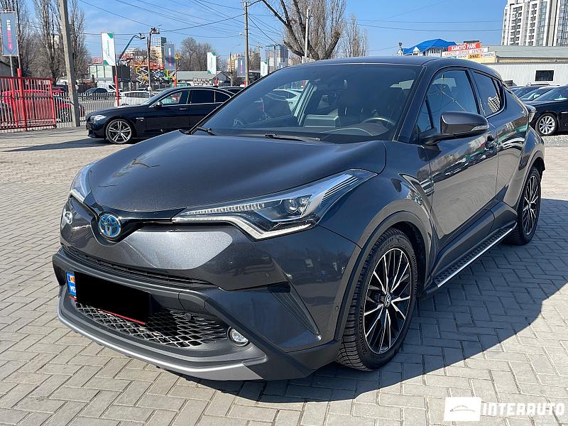 Toyota C-HR 2