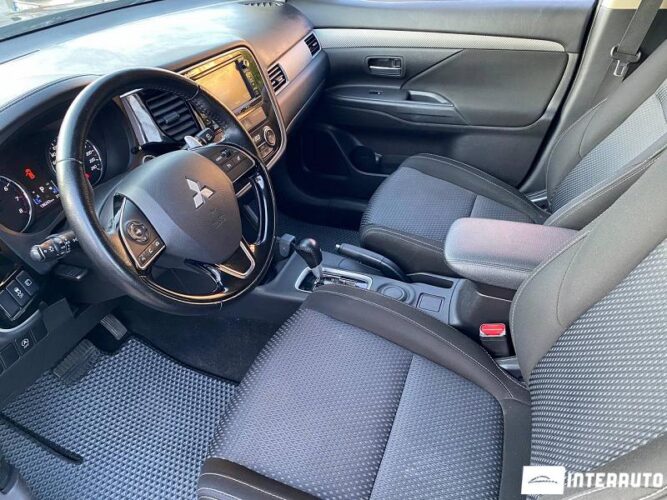 mitsubishi Outlander 2016