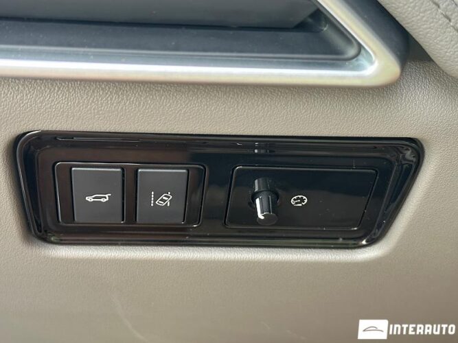 Jaguar F-Pace 57 jaguar F-Pace 2016