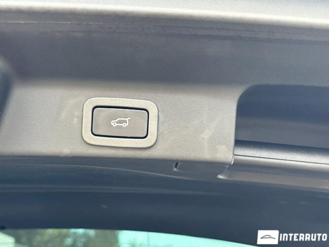 Jaguar F-Pace 67 jaguar F-Pace 2016