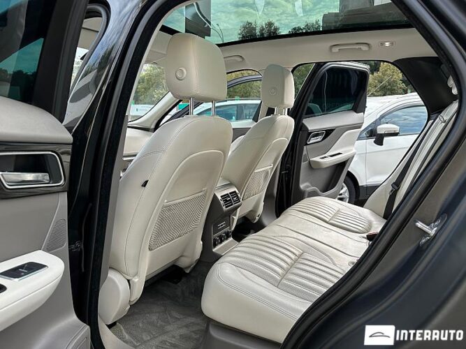 Jaguar F-Pace 46 jaguar F-Pace 2016