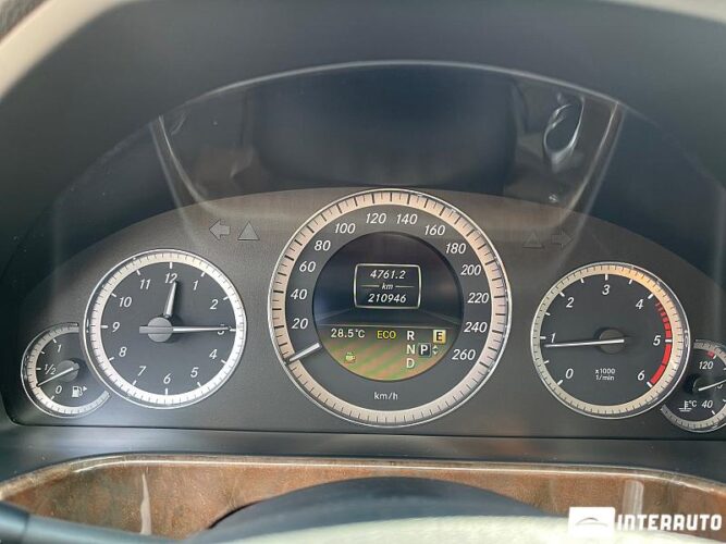 Mercedes E 250 33 mercedes E 250 2011