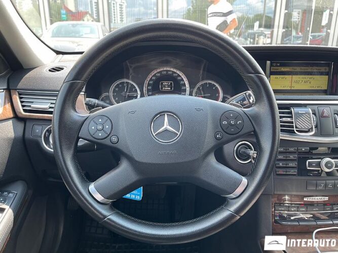 Mercedes E 250 32 mercedes E 250 2011