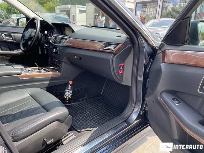 Mercedes E 250 37 mercedes E 250 2011