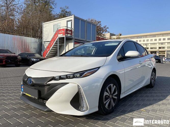Toyota Prius 2019 doar la InterAuto