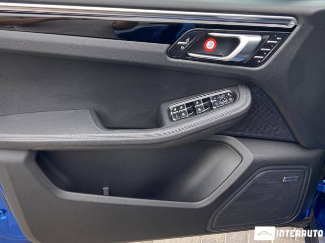 Porsche Macan 38 porsche Macan 2021