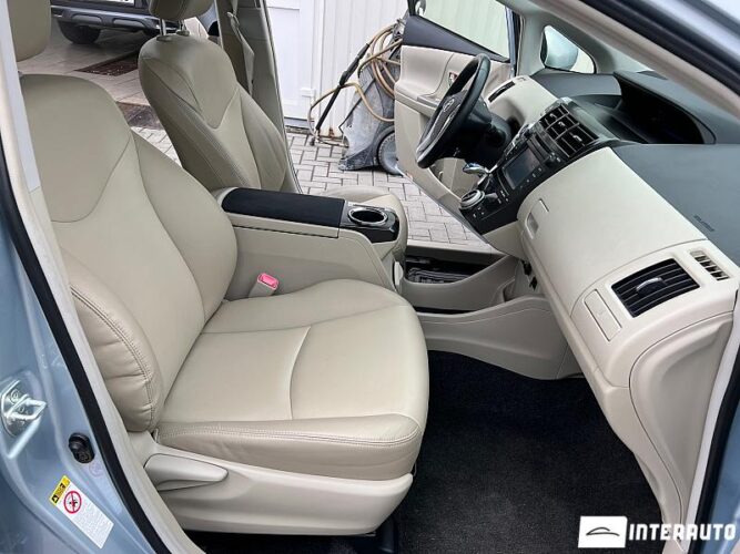 toyota Prius Plus / V 2012