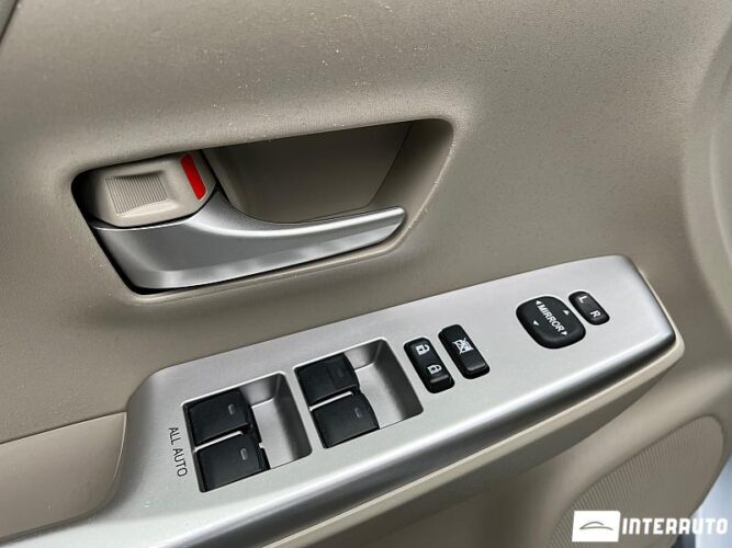 toyota Prius Plus / V 2012