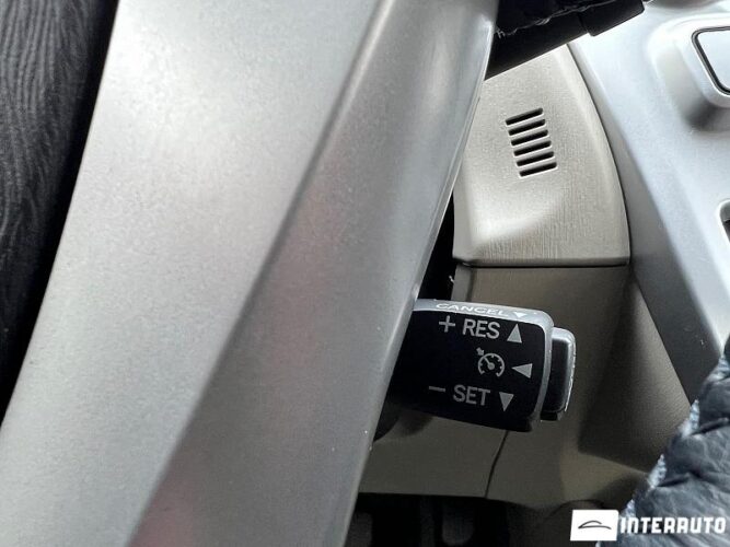 toyota Prius Plus / V 2012