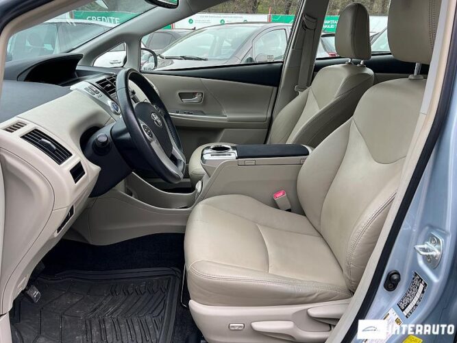 toyota Prius Plus / V 2012