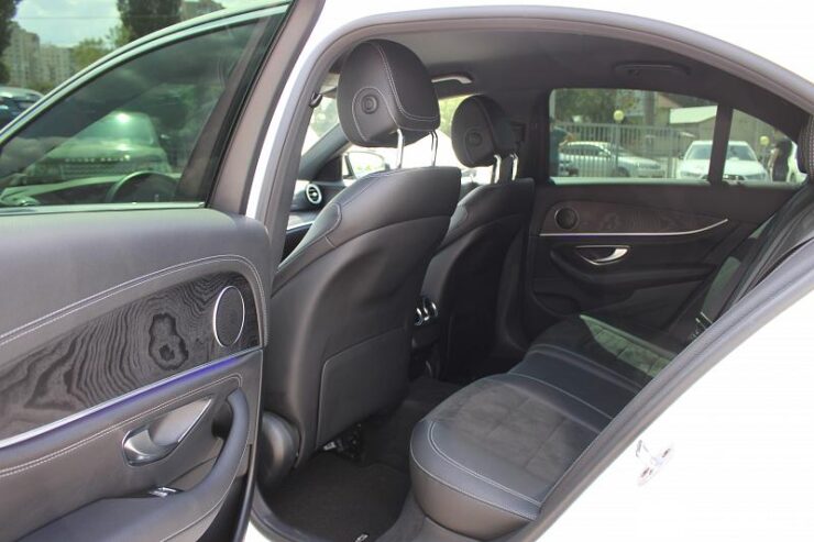 Mercedes E 200 59 mercedes E 200 2019