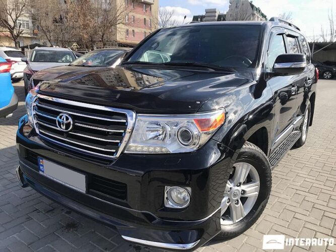 Toyota Land Cruiser 2013 doar la InterAuto