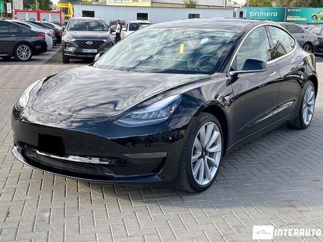 Tesla Model 3 2019 doar la InterAuto
