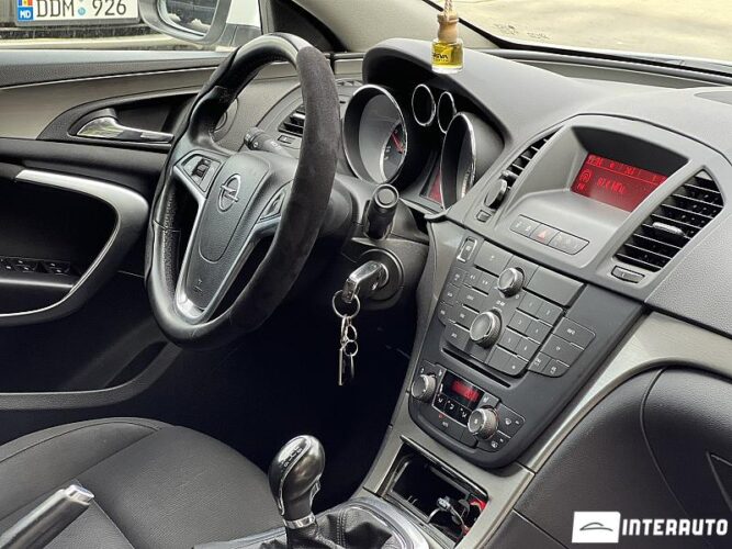 Opel Insignia 35 opel Insignia 2012